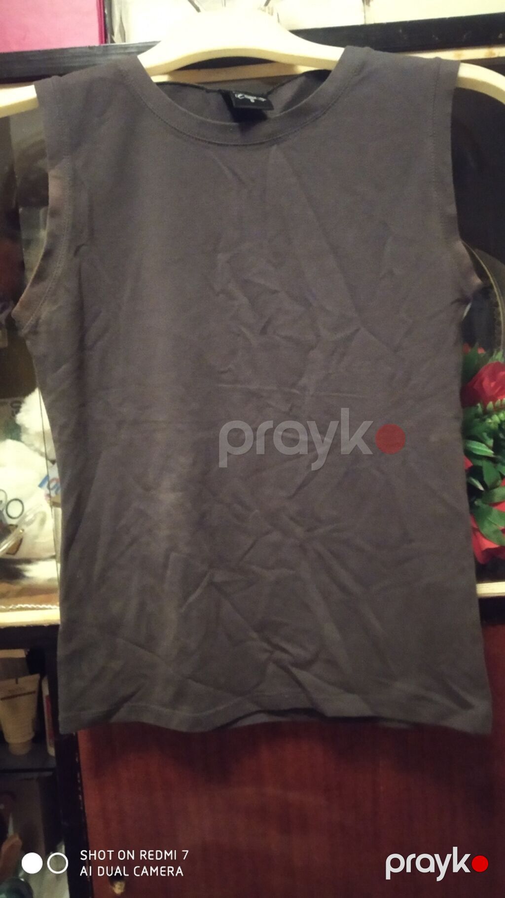 Qadın üst geyimləri dəsti Məhsul təsviri: - Ağ qısaqollu T‑shirt: Ön — Kostyum, Bakı (9)
