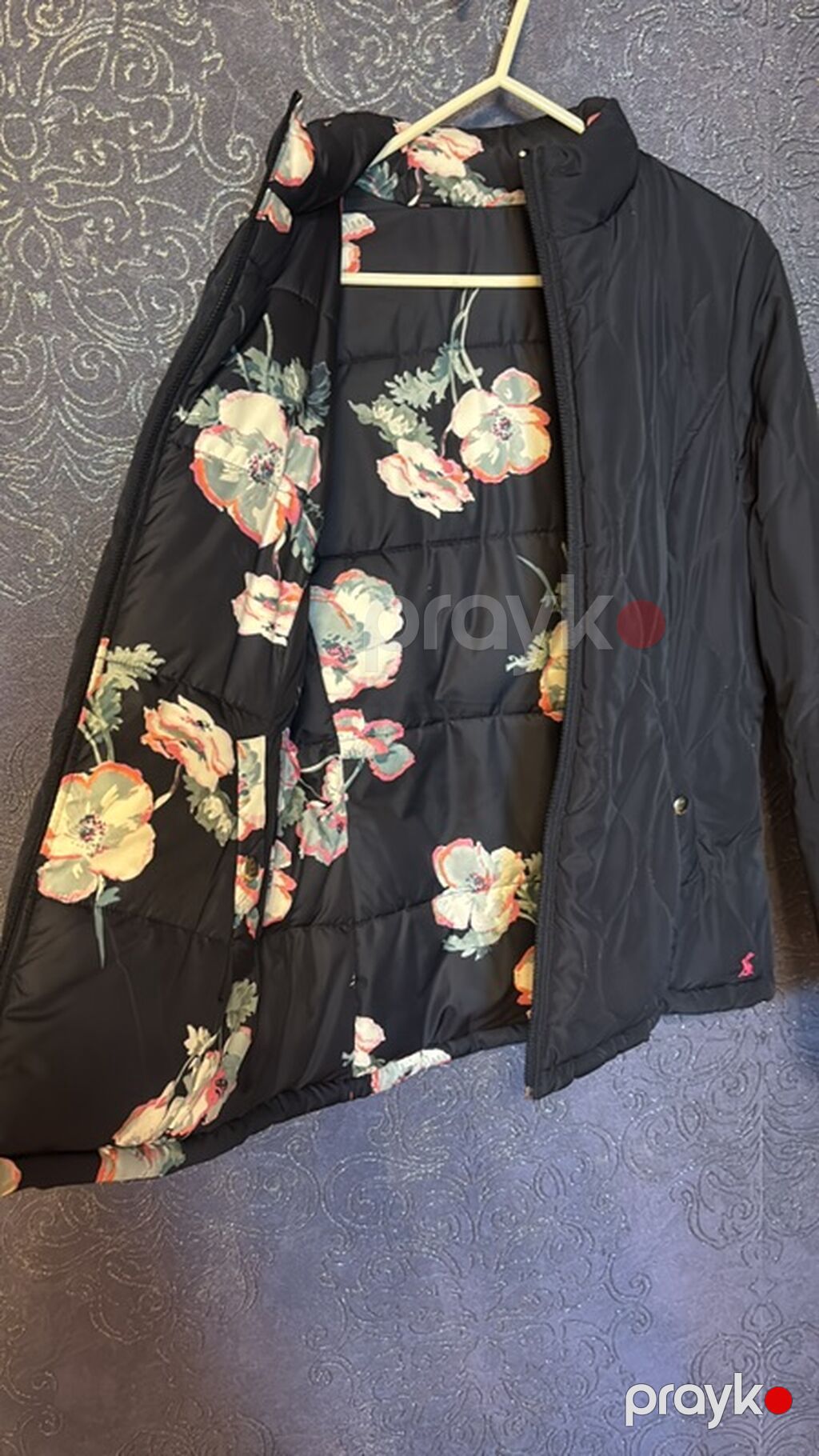 Qadın qara yüngül şişmə jaket - Rəng: qara (daxili tərəfi iri çiçək — Jaketlər, Bakı (2)