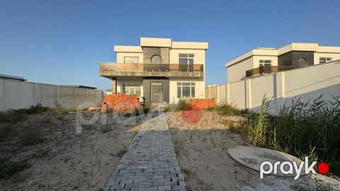 5 otaqlı kottec, 200 m², Şövkət Məmmədova küç — Bakı