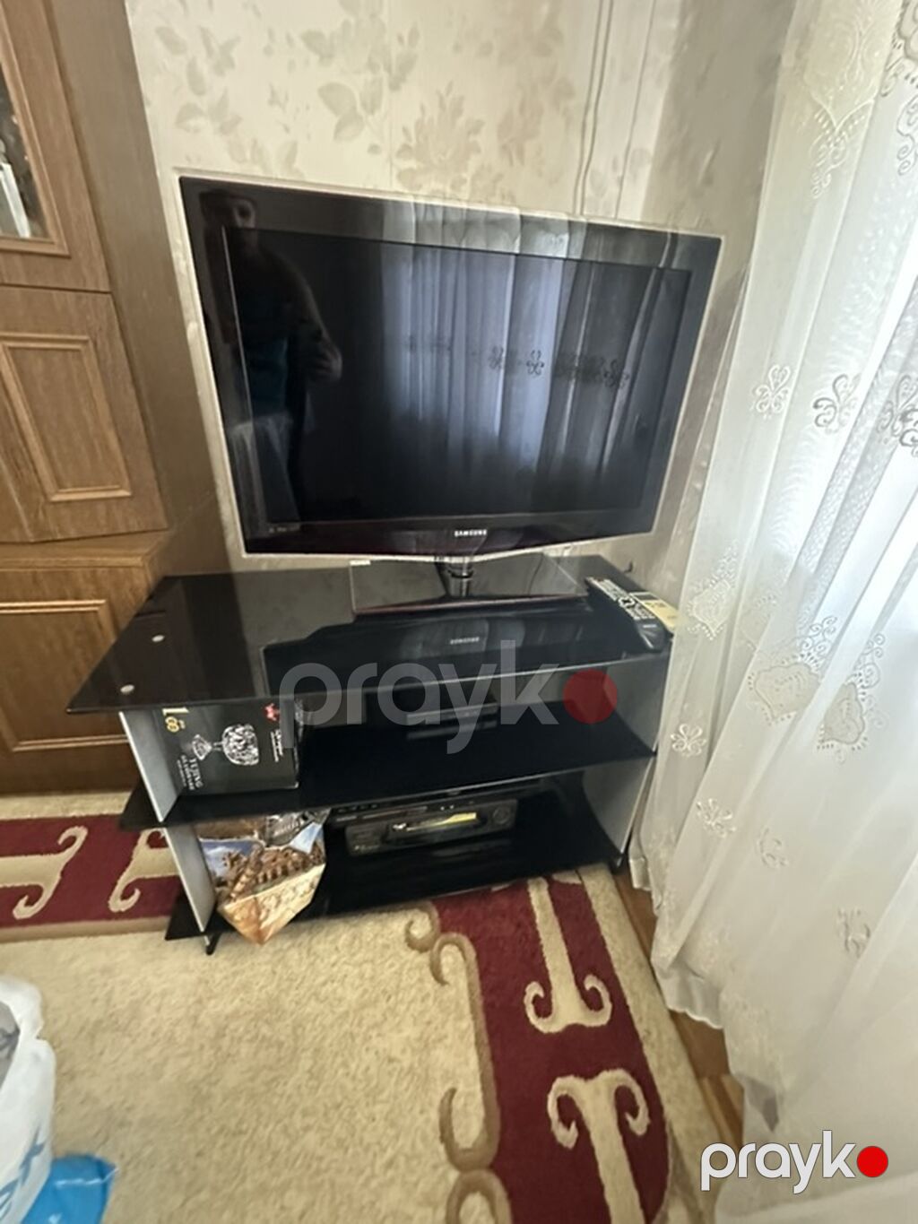 Samsung televizor + şüşə TV stendi - Brend: Samsung - Ekran: təxminən — Televizorlar, Bakı (3)