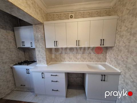 İcarəyə verilir 3 otaqlı köhnə tikili 80 m²
