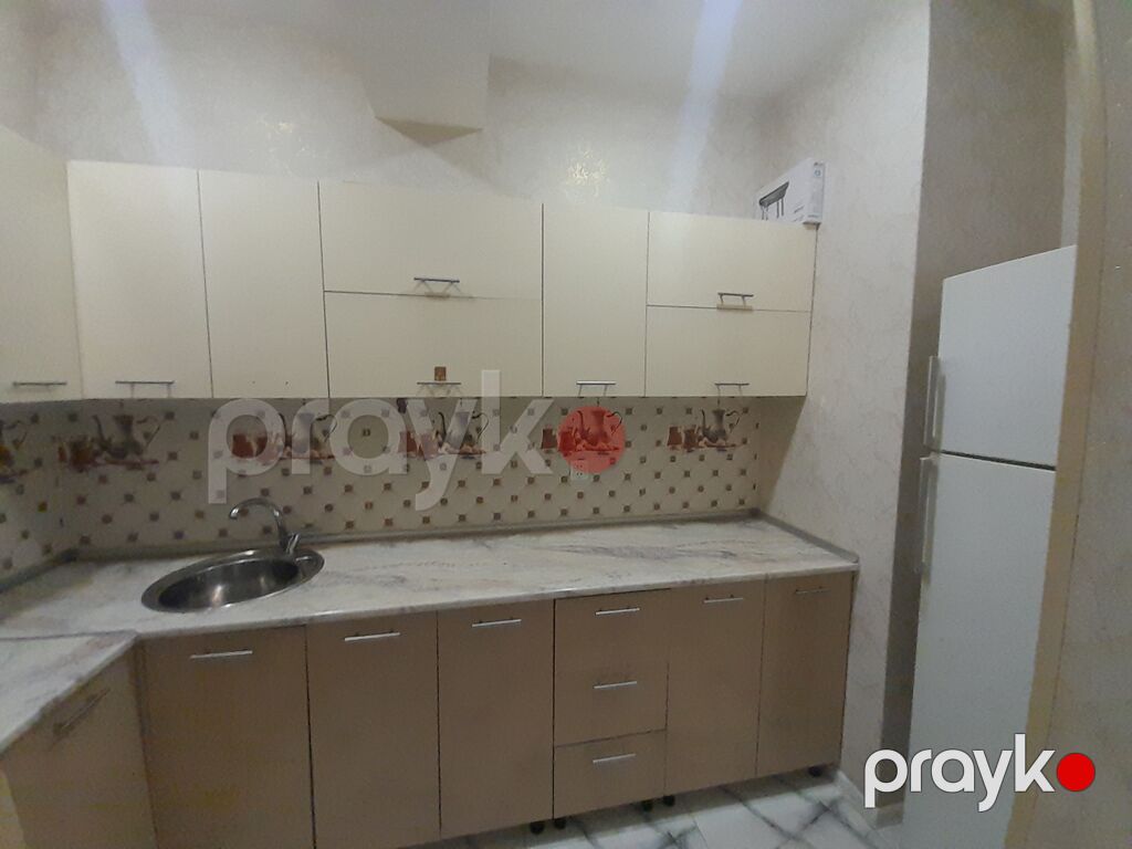 Mənzilin təsviri:Xırfalanda Misir parkinin qarwisindayenitikilide — Mənzil, Bakı (4)