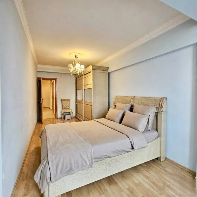 Satılır 2 otaqlı Mənzil Köhnə tikili 60 m² Bakı, Nəsimi r — Mənzil, Bakı (8)