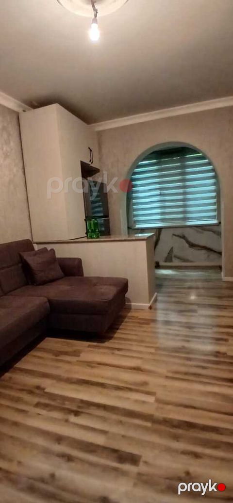 Satılır 2 otaqlı köhnə tikili 45 m² — Bakı