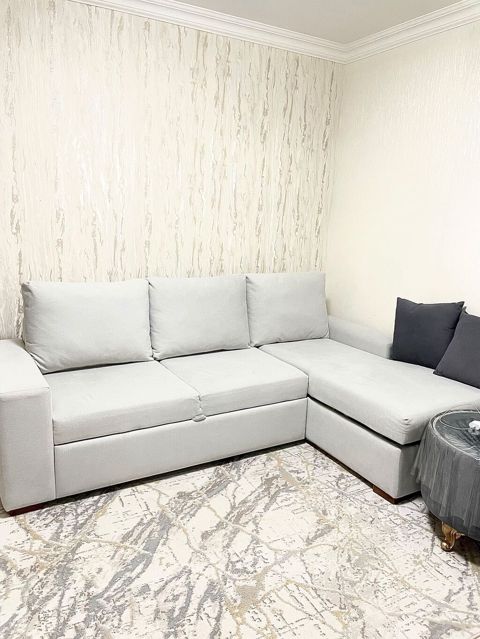 Künc divan açılır bazalidir. 260 azn. Ölçü Uzunu 2.2 Eni 1.6. ünvan — Qobu