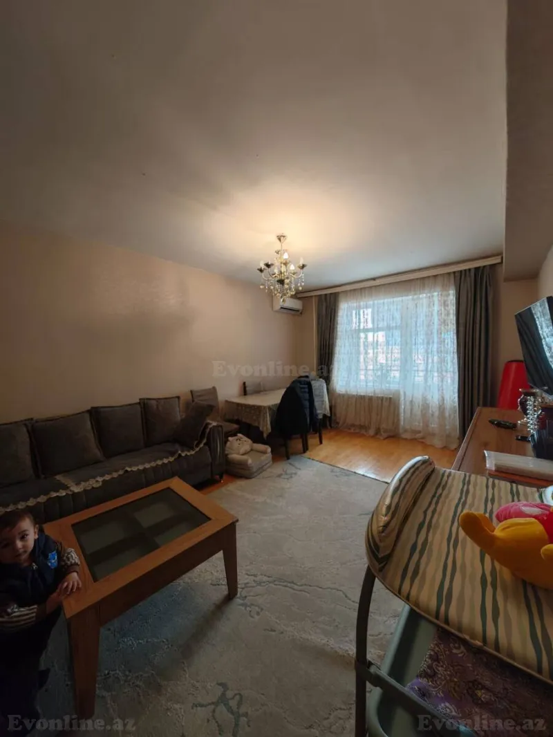 Satılır 3 otaqlı Mənzil Köhnə tikili 107 m² Bakı, Suraxanı r., Qaraçuxur — Bakı