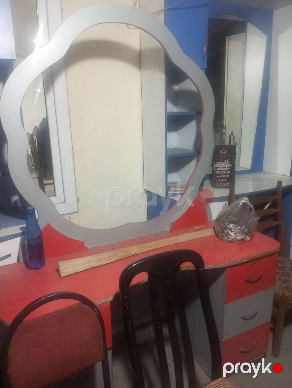 İdeal vəziyyətdə, güzgüsüz, 6 dənə siyirməsi var — Mebel, Şəki (2)