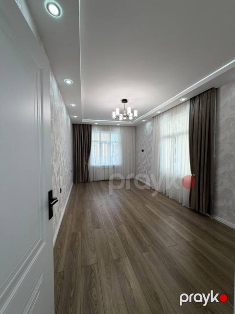 Satılır 2 otaqlı köhnə tikili 60 m² — Bakı