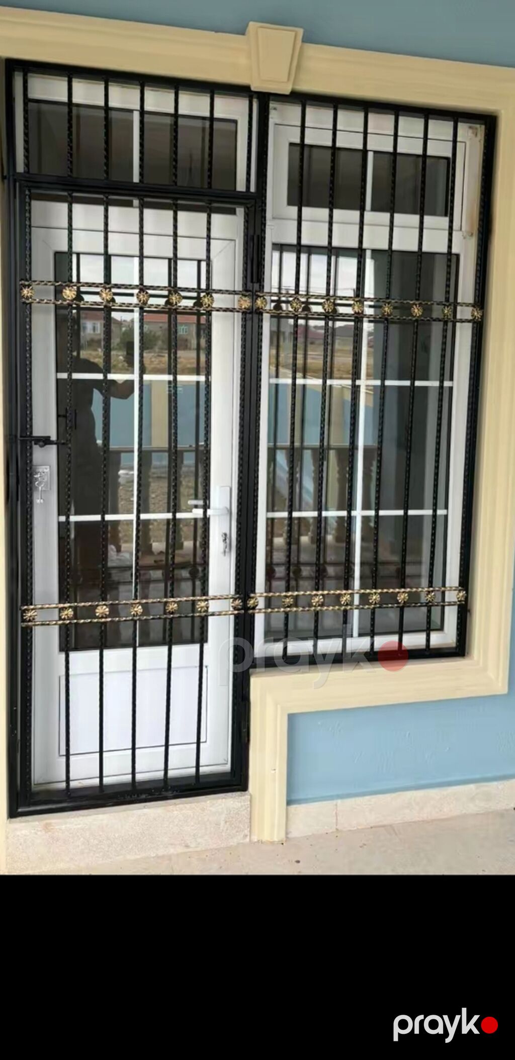 Məhsul: Dəmir barmaqlıqlar və məhəccərlər (fərdi hazırlama) Təsvir — Pəncərələr, qapılar, balkonlar, Bakı (5)