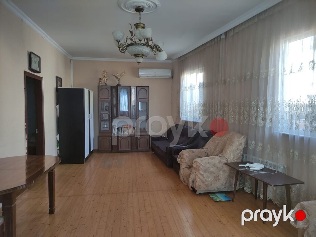 28 mayda metroya 5 dəqiqəlik məsafədə yerləşən Həyət evi kiraye — Mənzil, Bakı (9)