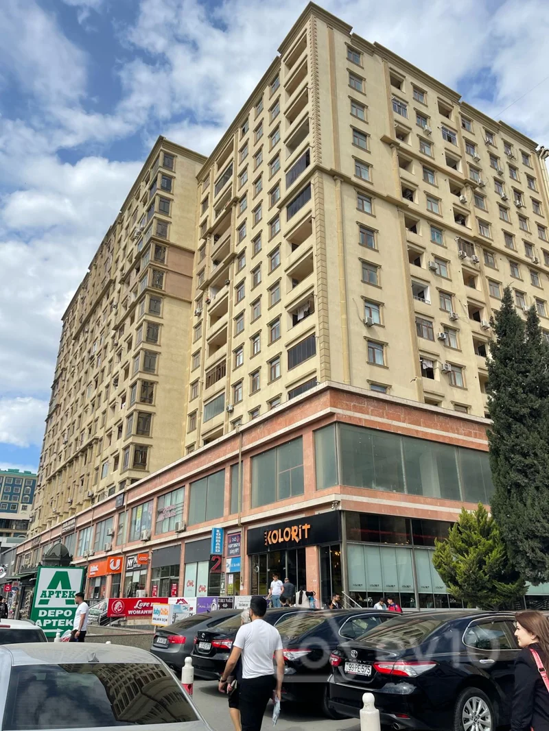 2 otaqlı mənzil, 70 m², İnşaatçılar metrosunun üstü — Mənzil, Bakı (2)