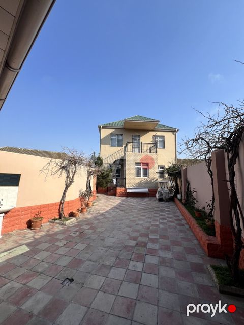 Satılır 7 otaqlı həyət evi/bağ evi 250 m² — Bakı