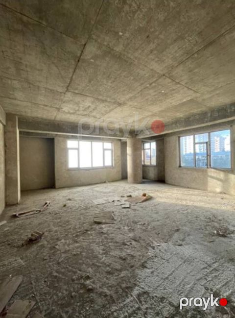 Satılır 4 otaqlı yeni tikili 300 m² — Bakı