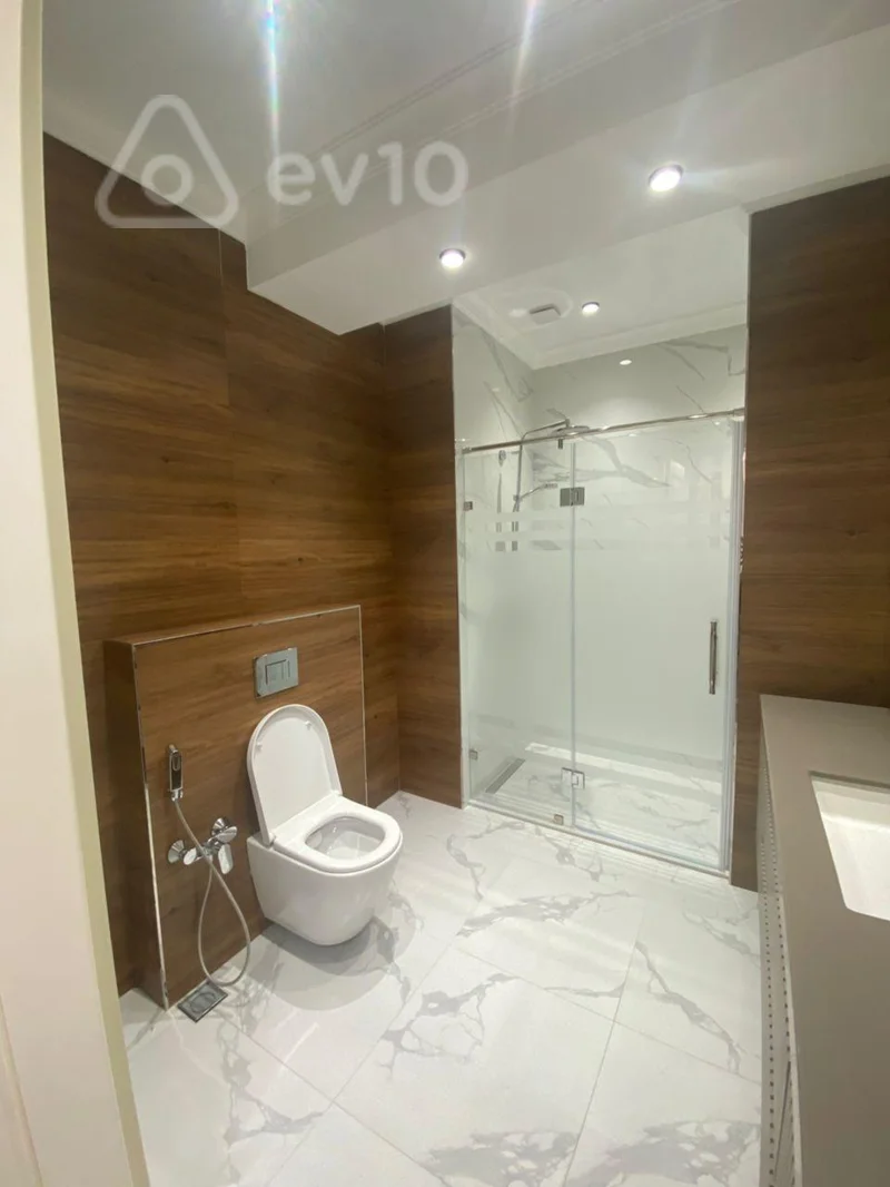 3 otaqlı mənzil, 202 m², Üzeyir hacibəyov — kirayə — Mənzil, Bakı (10)