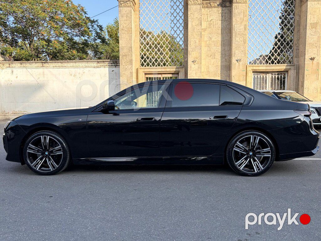 BMW i7, 105.7 kWh, 2024 il, 43 000 km — Avtomobillər, Bakı (4)
