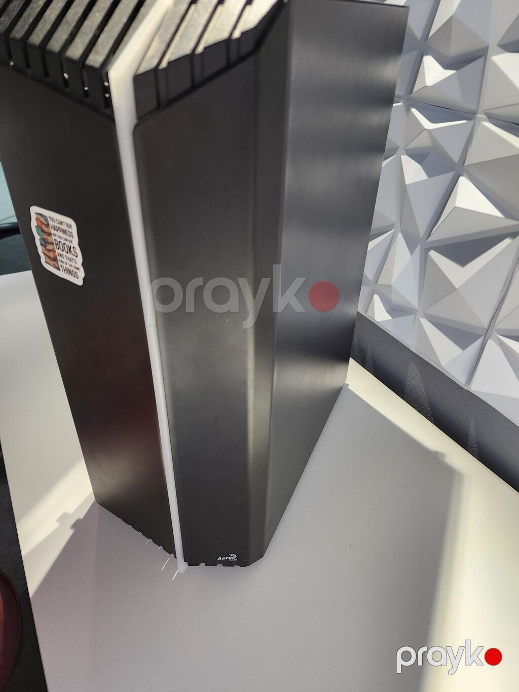 AiroCool bos keys butun portlar islek 1 kuller usdunde unvan ecemi — Korpuslər, Bakı (4)