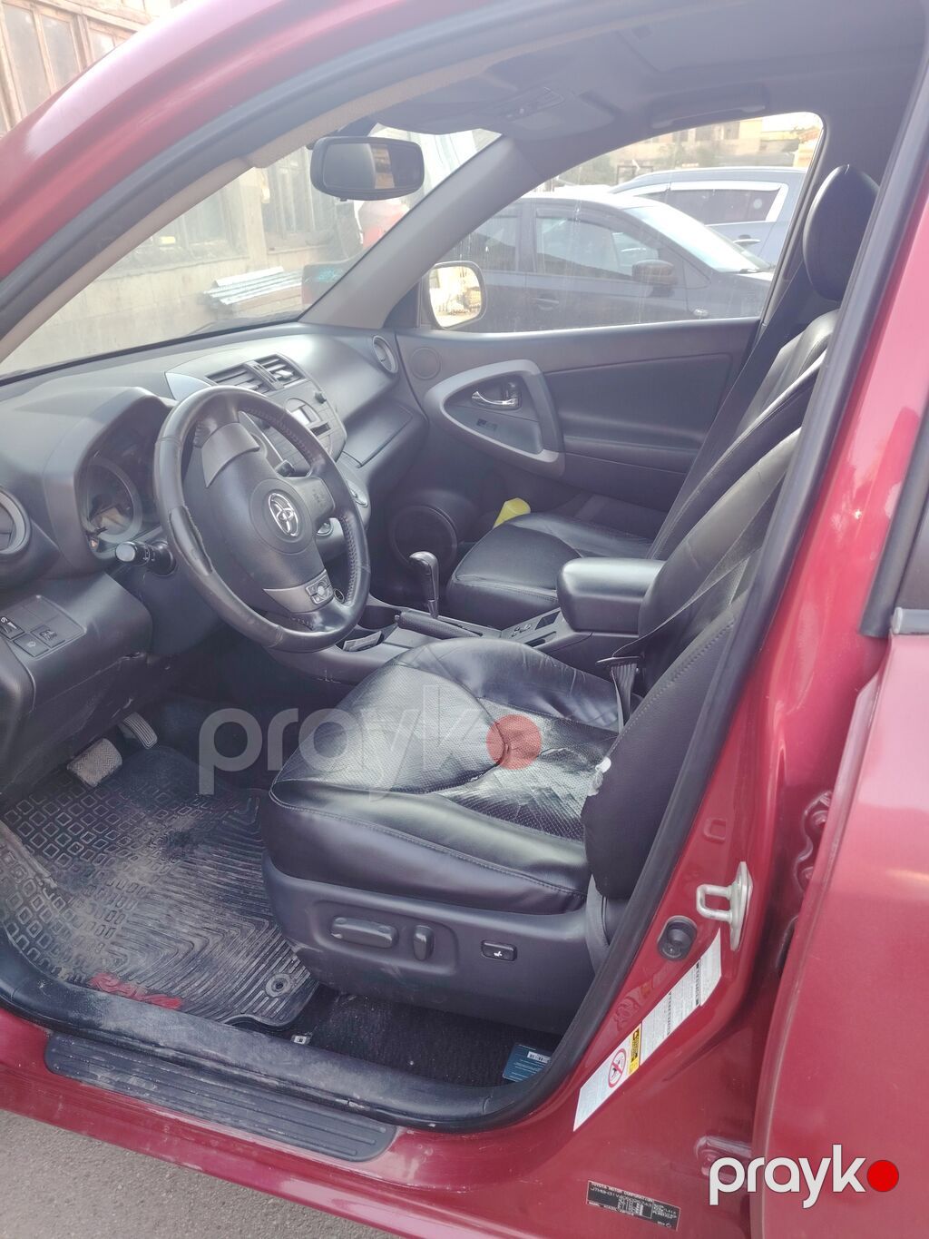 Toyota RAV4 – qırmızı gövdə rəngi, arxa qapıda ehtiyat təkər örtüyü — Avtomobillər, Bakı (5)