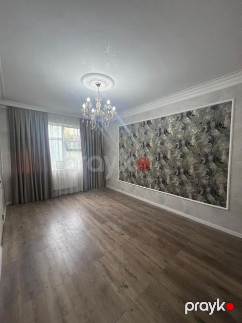 Satılır 2 otaqlı köhnə tikili 45 m²