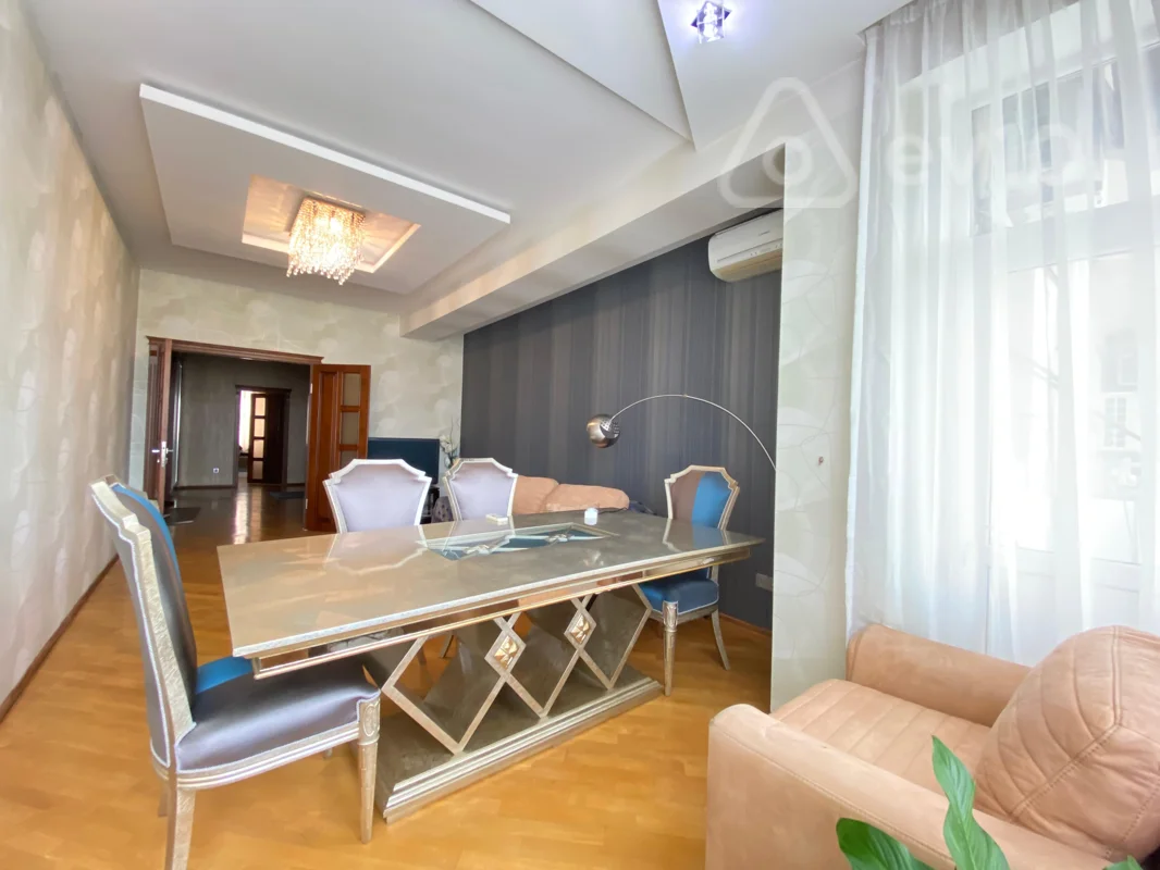 3 otaqlı mənzil, 125 m², Süleyman Vəzirov küçəsi — Bakı