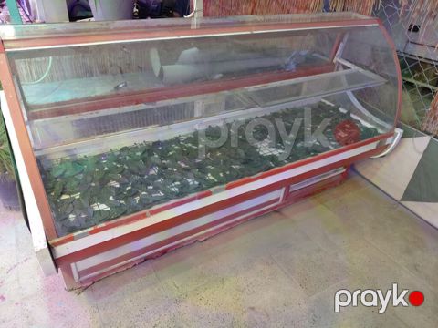 Soyuducu vitrinin tam islek veziyetdedir endirim olunacaq — Bakı