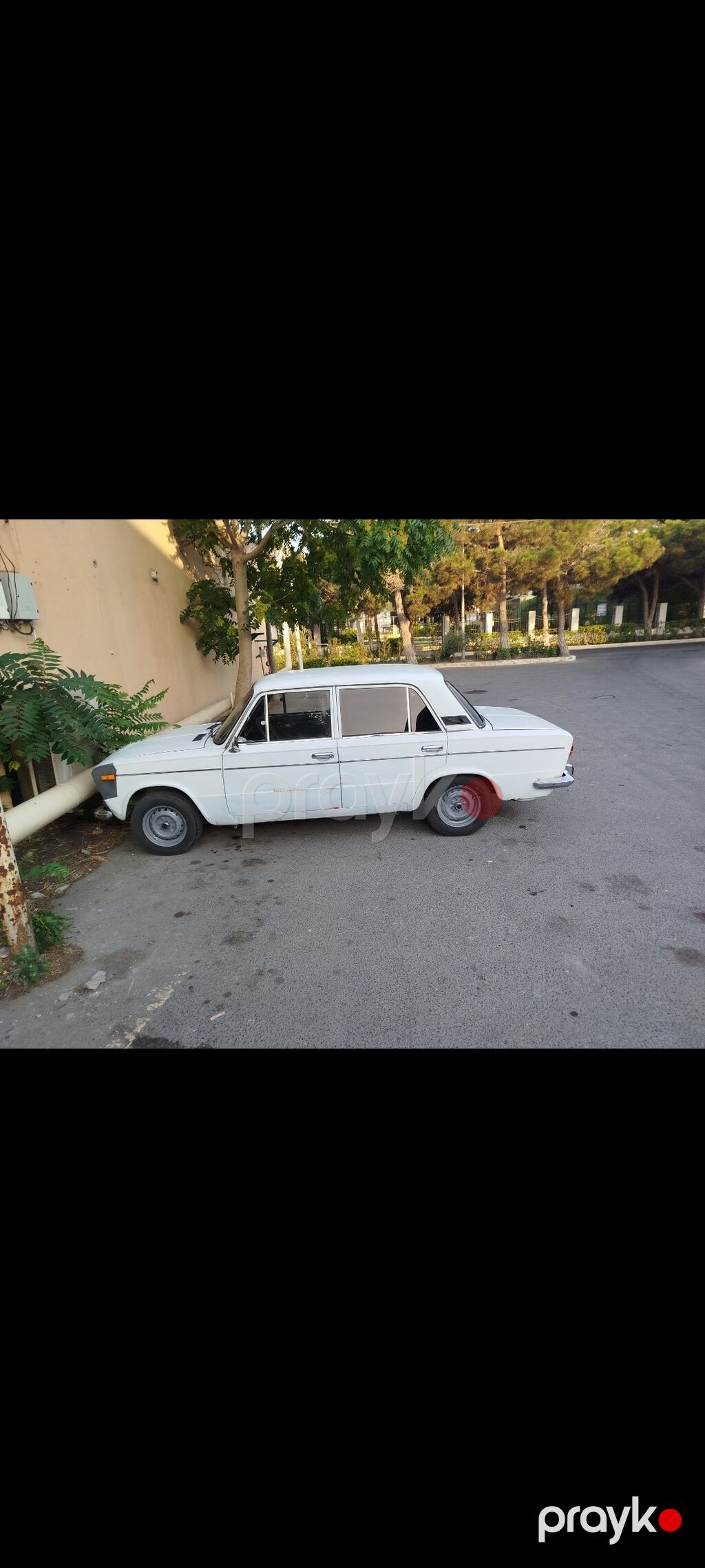 VAZ 2103, ağ rəng, klassik sedan. Xüsusiyyətlər: - Kuzov: 4 qapılı — Avtomobillər, Digah (4)
