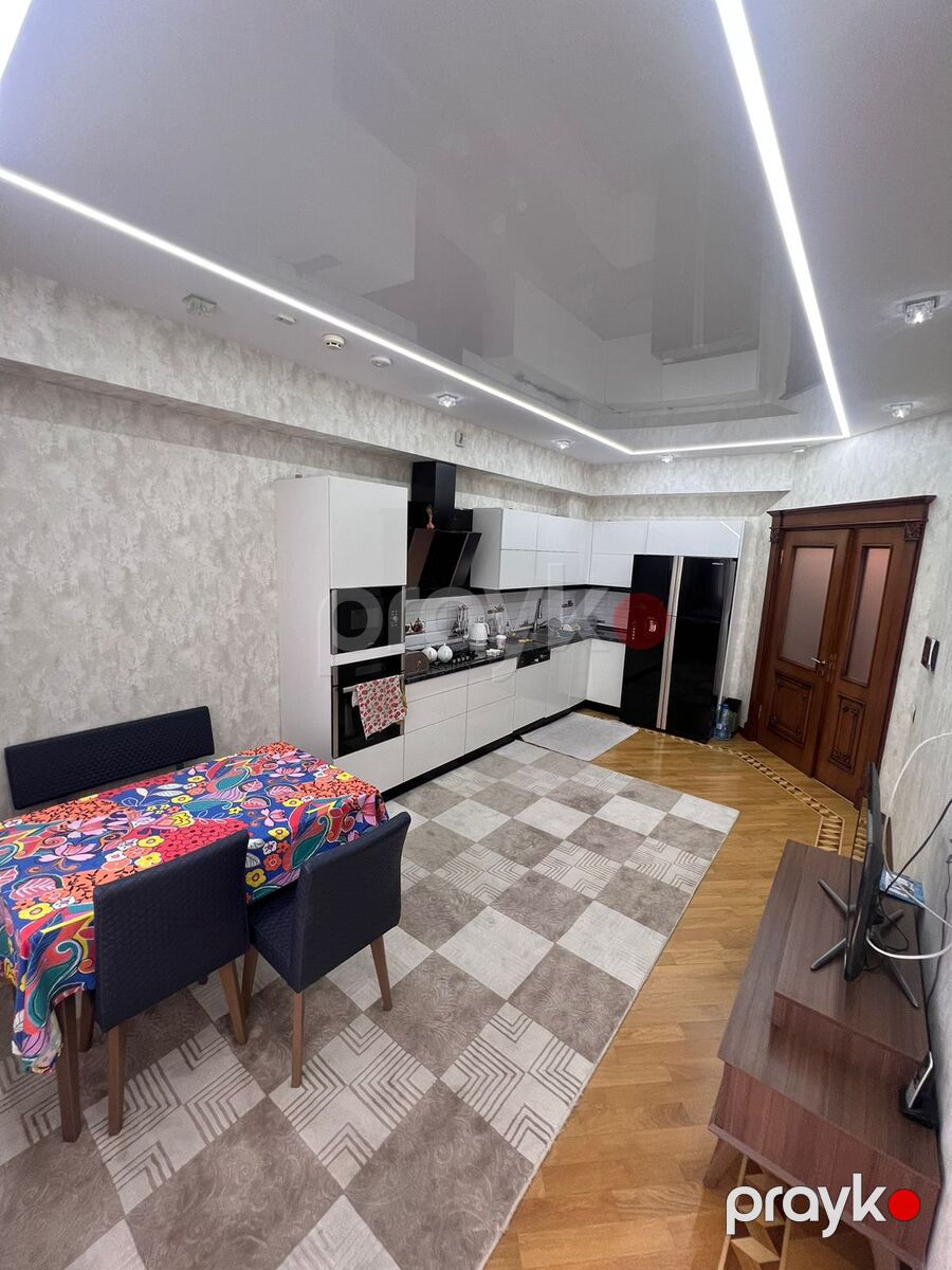 Satılır 4 otaqlı yeni tikili 200 m² — Mənzil, Bakı (4)