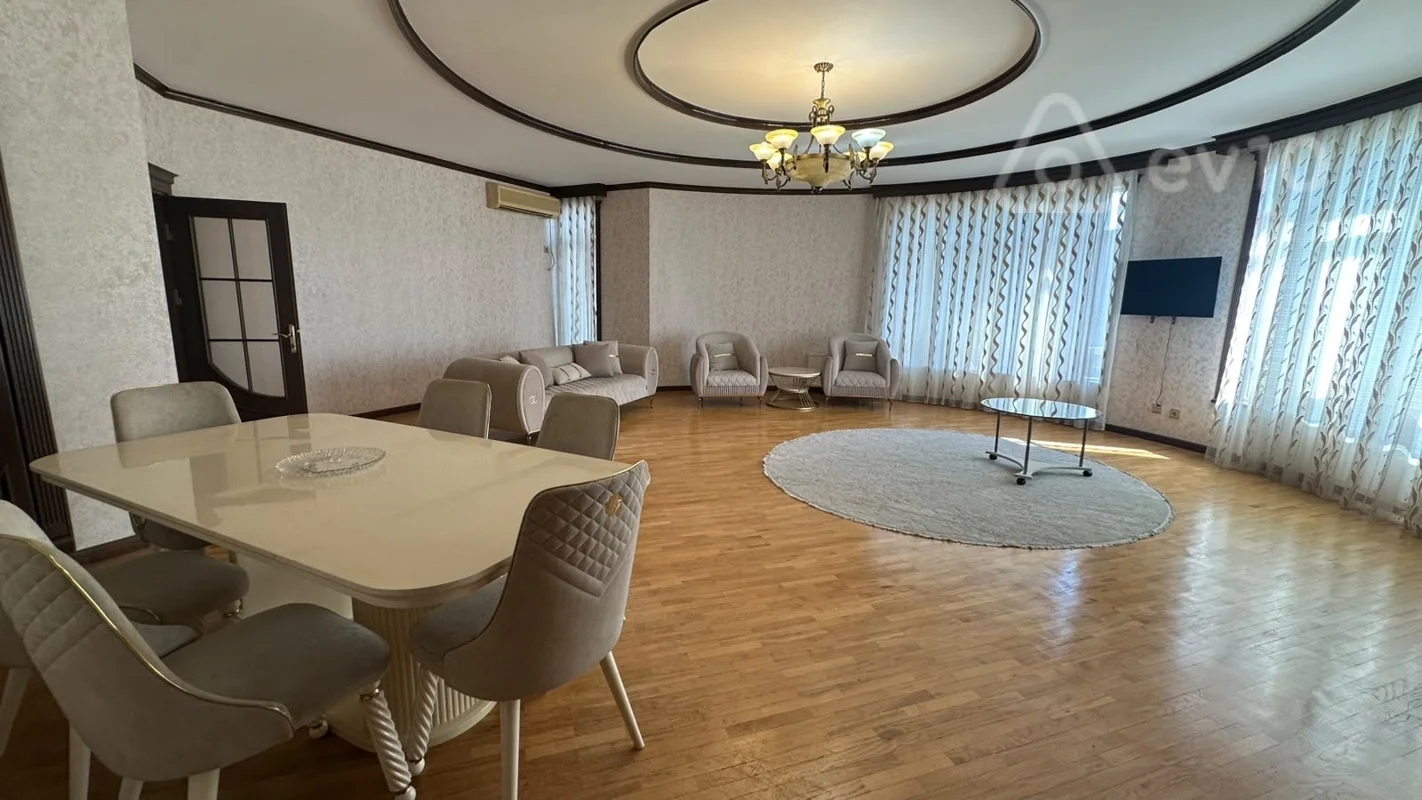 5 otaqlı mənzil, 240 m², Səməd vurgun — kirayə — Feyruz