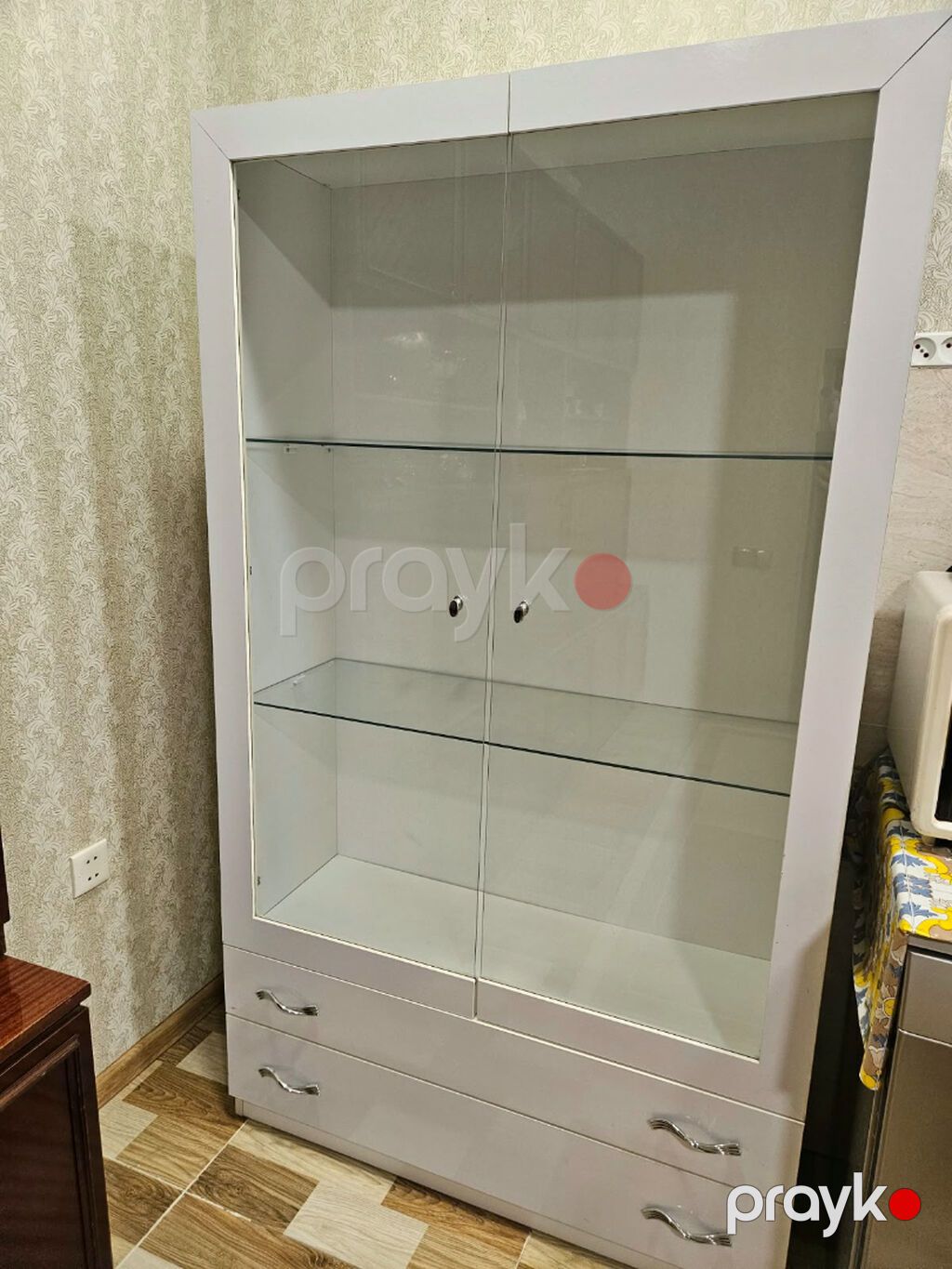 Ağ rəngli şüşə vitrİN şkafı - İki model: geniş və ensiz variant. - Ön — Şkaflar, Bakı (2)