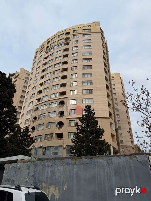 Satılır 3 otaqlı yeni tikili 128 m²