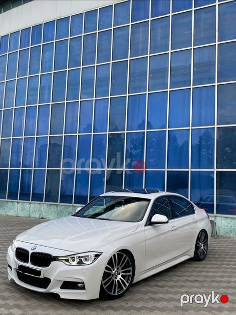 BMW 330, 2.0 L, 2018 il, 151 000 km