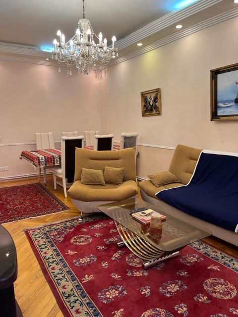 İcarəyə verilir 2 otaqlı köhnə tikili 55 m² — Bakı