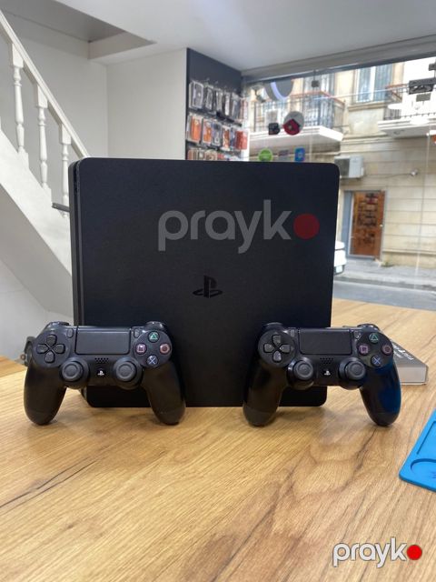 Playstation 4 — Bakı