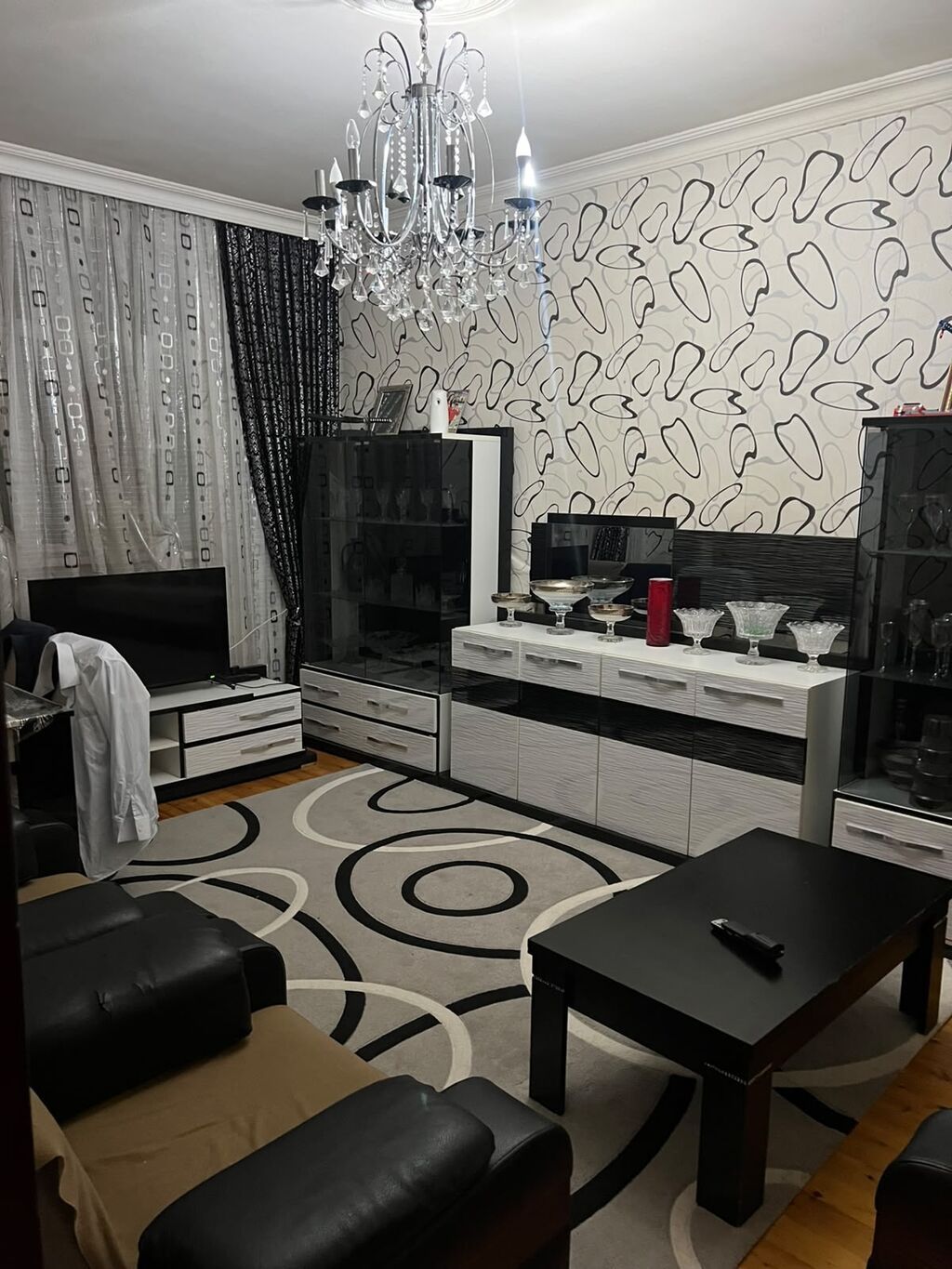 Kirayə mənzil – tam təsvir - Plan: Kimsəsiz dəhlizdən girişli, geniş — Mənzil, Digah (3)