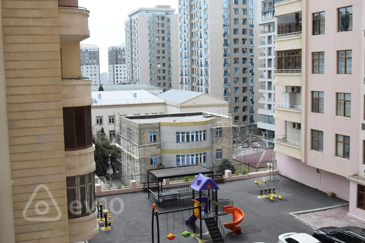 3 otaqlı mənzil, 140 m², Vladislav Plotnikov — kirayə — Mənzil, Bakı (10)