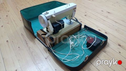 Çayka-132M tikiş maşını – daşıma çemodanı və pedal ilə (Tikiş maşını — Digah