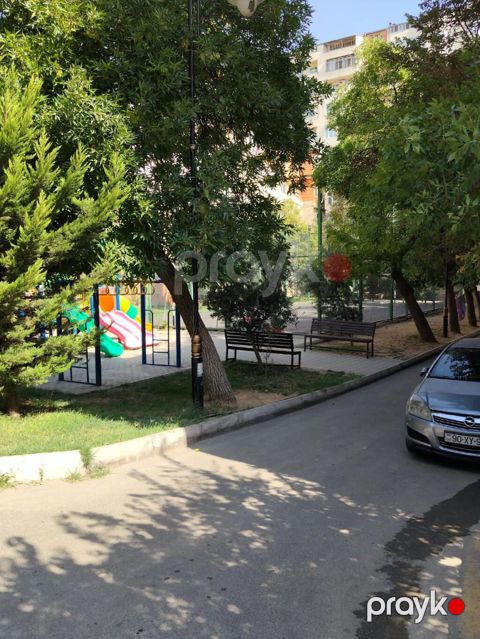 Bakı, 4-cü mikrorayon, 2 otaqlı, Köhnə tikili, m. Memar Əcəmi, 40 kv. m — Bakı
