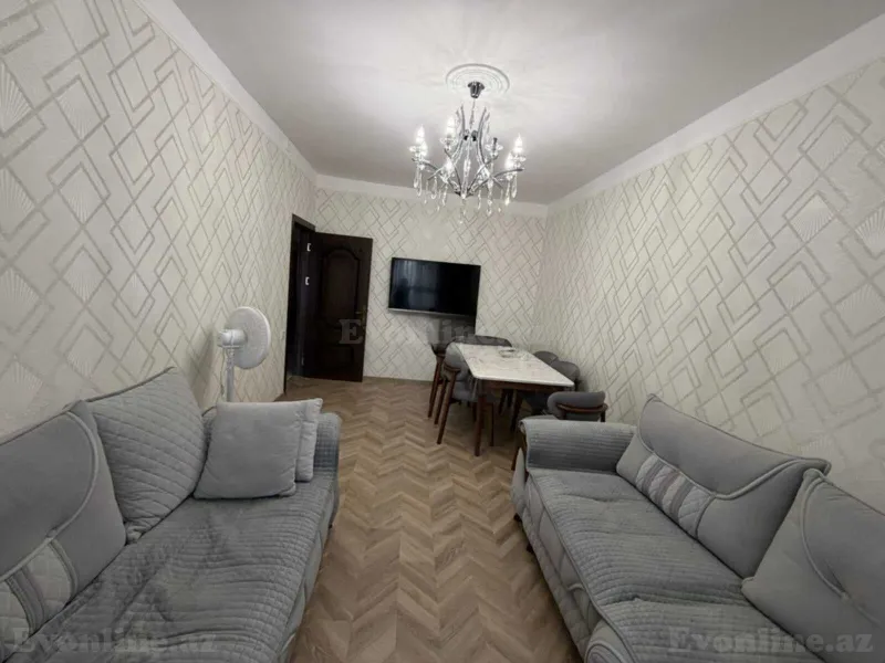 Satılır 4 otaqlı Mənzil Köhnə tikili 110 m² Bakı, Nizami r., Qara Qarayev m — Bakı