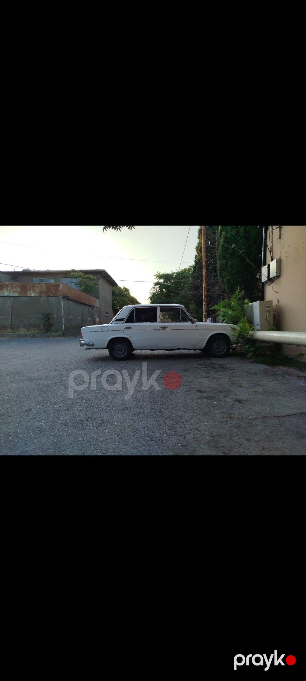 VAZ 2103, ağ rəng, klassik sedan. Xüsusiyyətlər: - Kuzov: 4 qapılı — Avtomobillər, Digah (3)