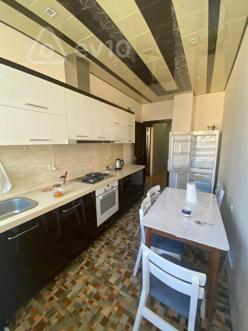 2 otaqlı mənzil, 81 m², Əsəd Əhmədov küçəsi — kirayə — Bakı