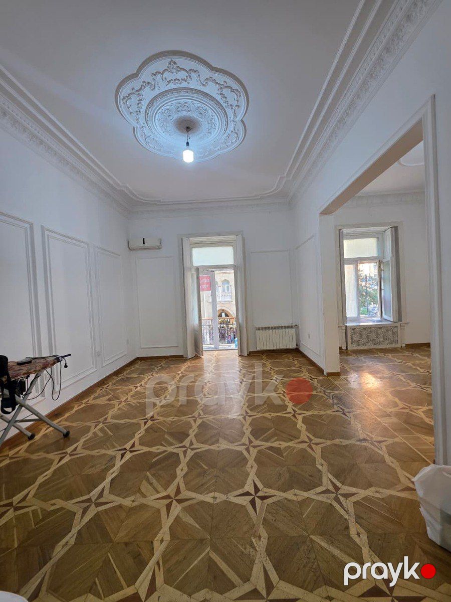 Satılır 4 otaqlı köhnə tikili 110 m² — Mənzil, Bakı (6)