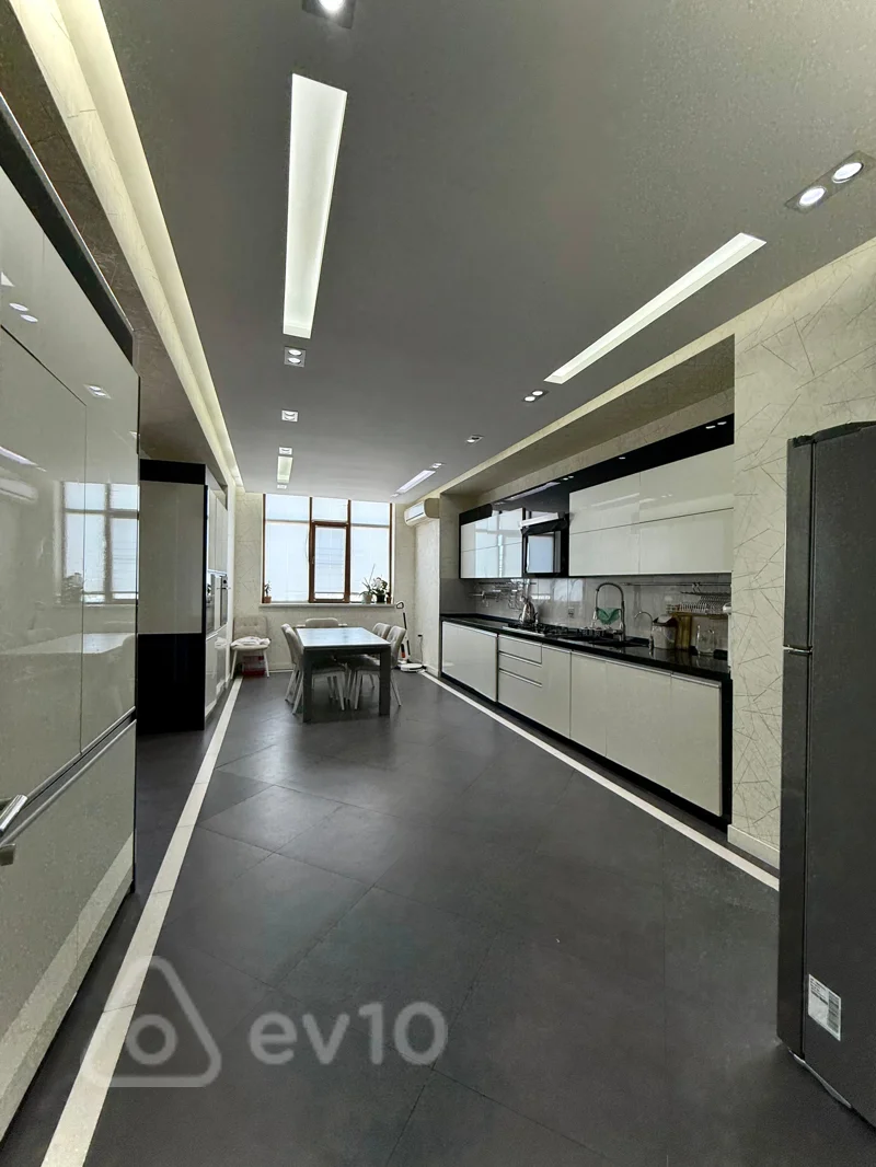 3 otaqlı mənzil, 165 m², Həsən Əliyev — Bakı