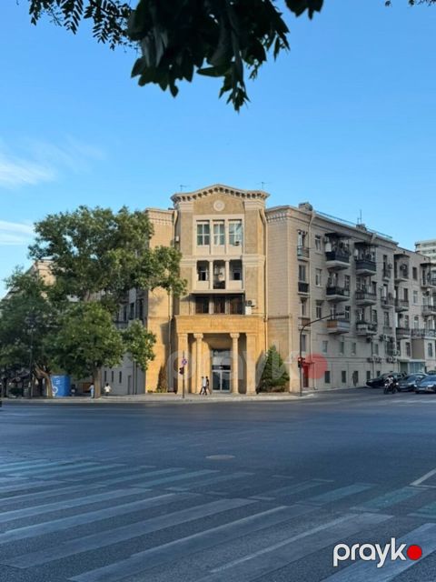 Satılır 2 otaqlı köhnə tikili 60 m²