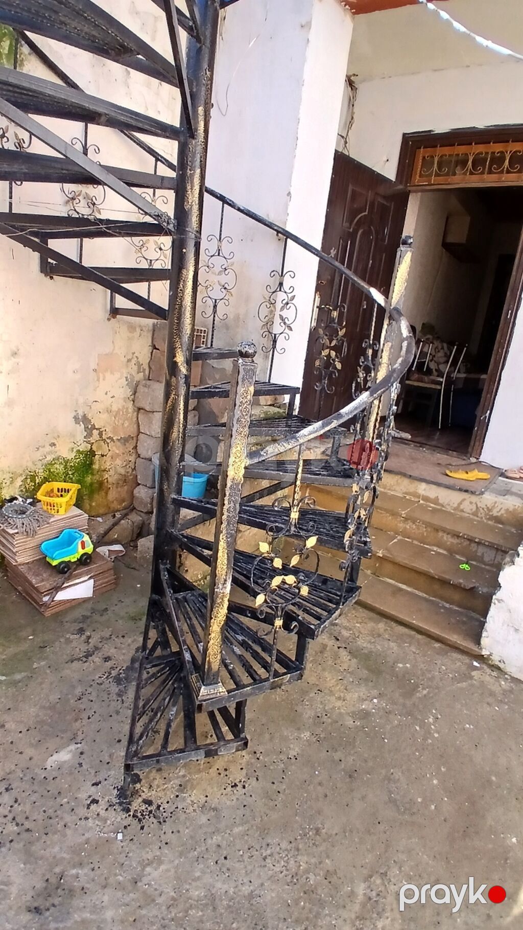 Dəmir spiral pilləkən - Material: tam metal konstruksiya, qalın — Nərdivanlar, Digah (4)