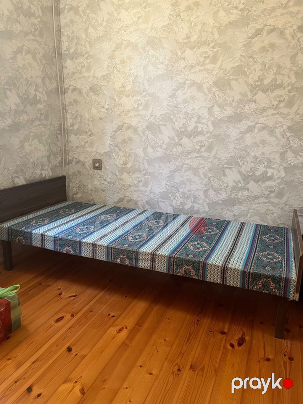 Tək nəfərlik taxta çarpayı - Ölçü: təxminən 90×200 sm (tək nəfərlik — Yataqlar, Digah (2)