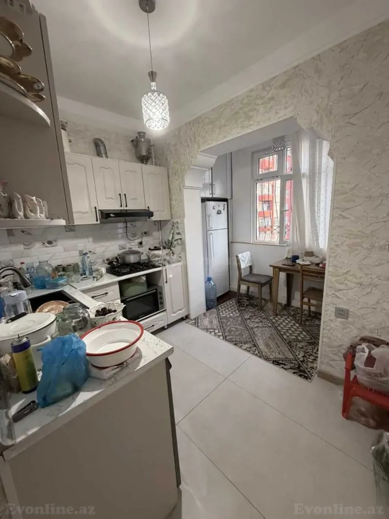 Satılır 4 otaqlı Mənzil Köhnə tikili 110 m² Bakı, Nizami r., Qara Qarayev m — Mənzil, Bakı (8)