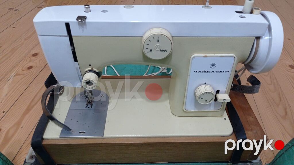 Çayka-132M tikiş maşını – daşıma çemodanı və pedal ilə (Tikiş maşını — Tikiş və işəmə maşınları, Digah (3)