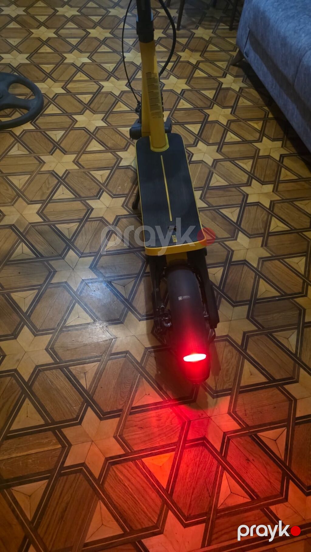 İşlənmiş Elektrik samokat 12", 251 - 350 Vt, 16 - 25 km/s, Ünvandan götürmə — Skuterlər, Masazır (2)