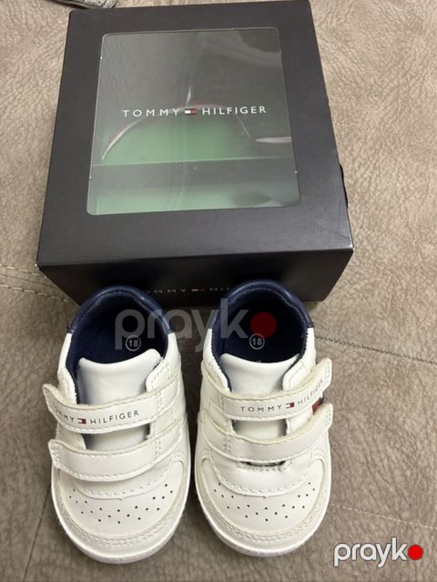 Tommy Hilfiger uşaq ayaqqabısı 0-6 ay. Yep yeni. Çox baha alınıb — Bakı