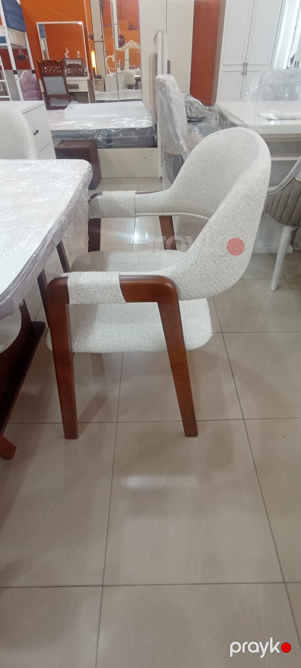 Oturacaq temiz fisdiq ağacıdi. Qeyd edimki fabrik istehsalıdır. 155 — Kreslolar, Bakı (2)
