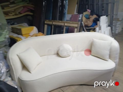 Divan işləməyib,təzədir.Qiymət 250 azn. Razılaşma yolu ilə.Real — Bakı